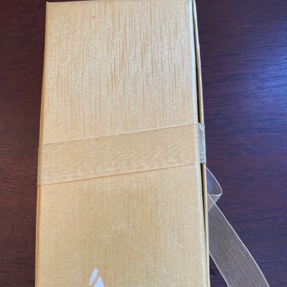 New 50th Anniversary Wine Bottle Stopper Embellished w/ 3 Rhinestones - Picture 4 of 4